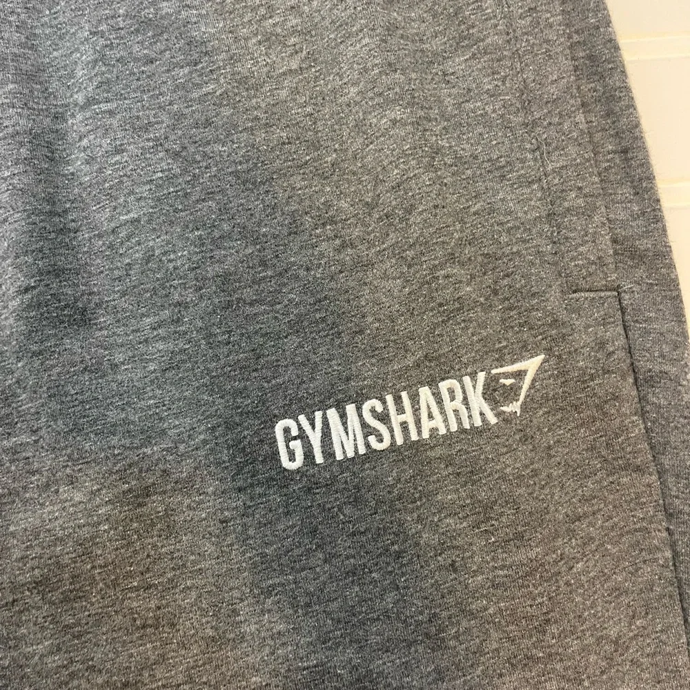 Gymshark Men’s Joggers Gray Tapered Athletic Sweatpants‎ Size L Gym Training